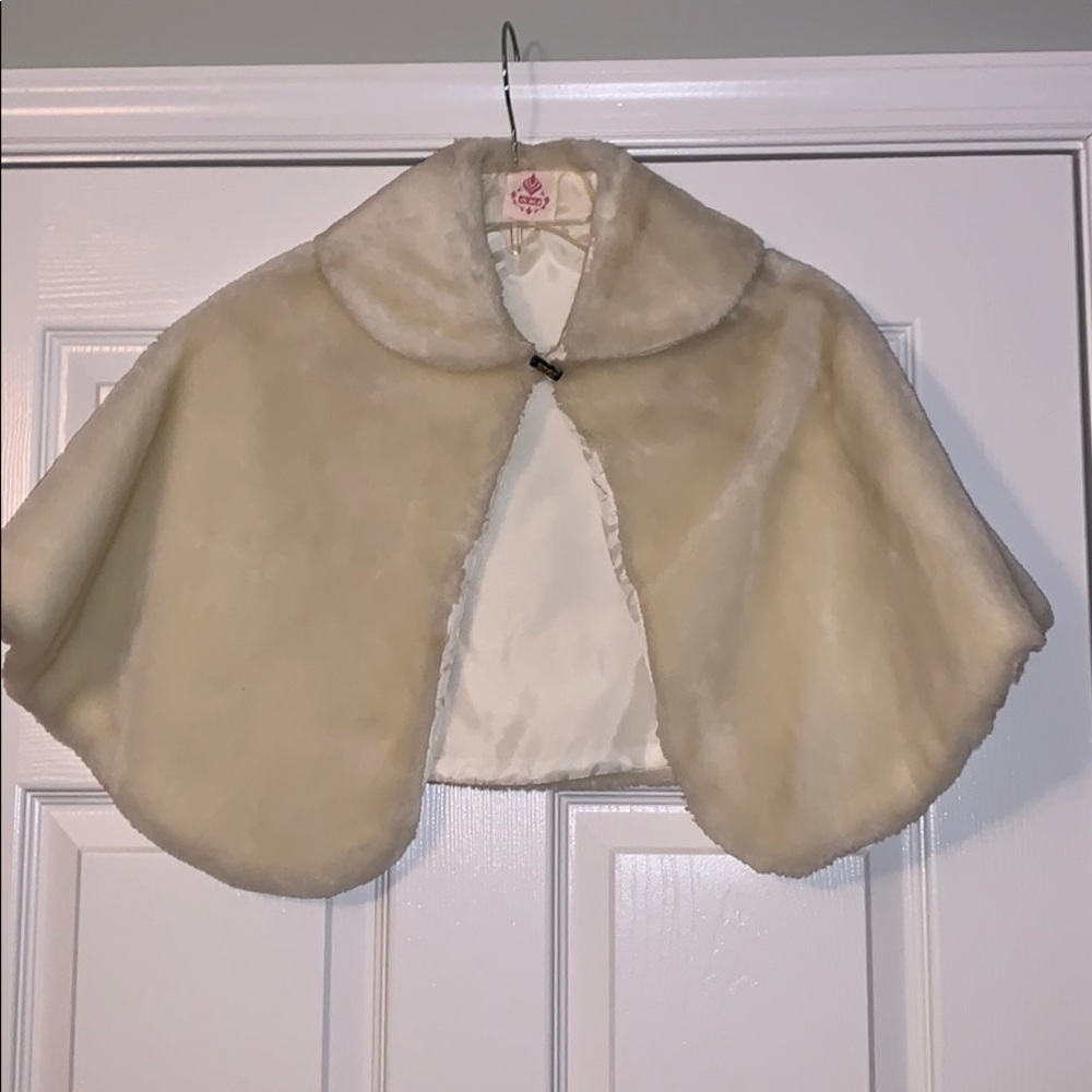 Children’s white shawl